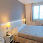 Contact Du Cerf Hotel