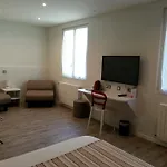 فندق Contact Du Cerf Château-Gontier