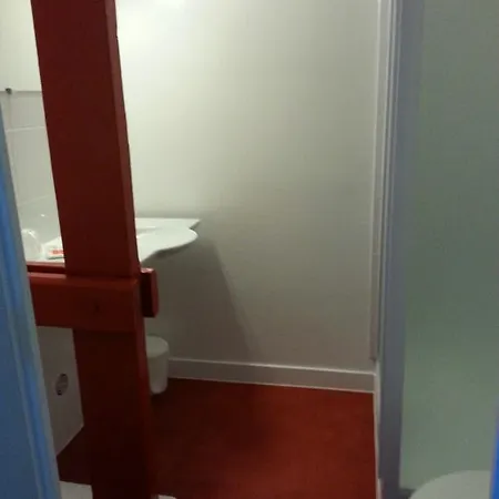 Hotel Contact Du Cerf Château-Gontier