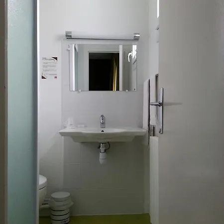 Hotel Contact Du Cerf 2*