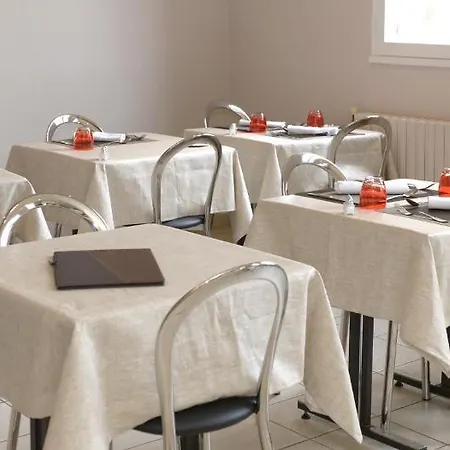 Du Cerf Hotel
