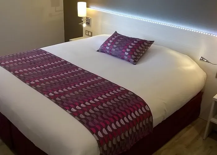 Hotel Contact Du Cerf Château-Gontier