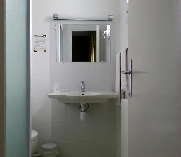 מלון Contact Du Cerf 2*